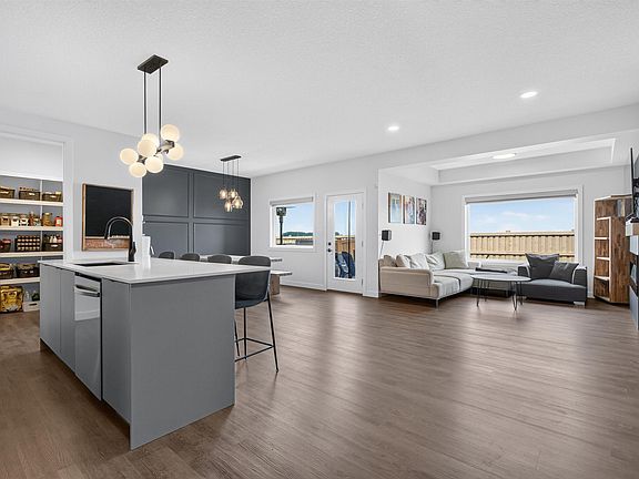 3rd image of 48 Edgefield Way