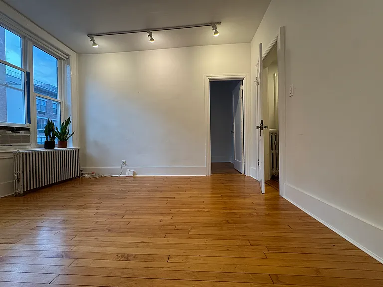 994 Willoughby Ave #2 — Photo 8