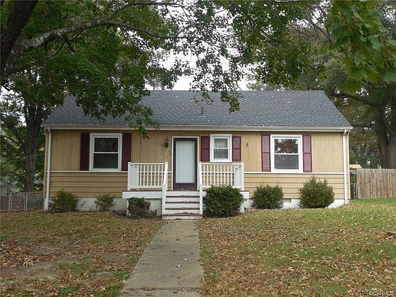 2nd image of 2304 Lenora Ln