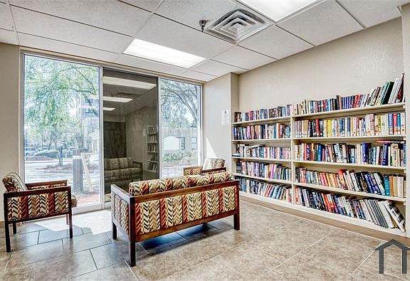 5th image of 400 NW 1st Ave