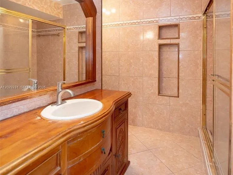 5613 Pierce St #1 — Photo 46