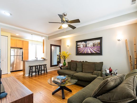 3rd image of 1737 W Balmoral Ave APT 1C