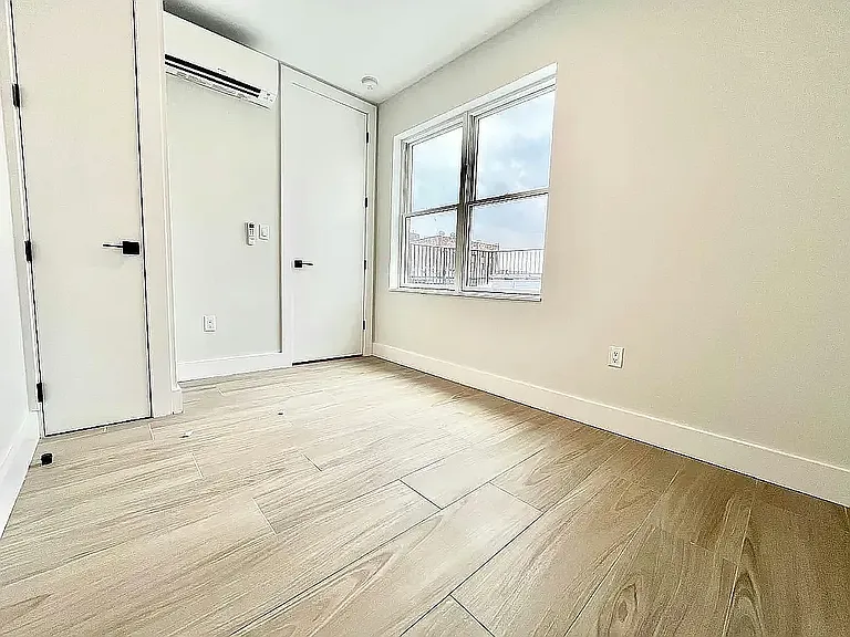 222 E 53rd St #2F — Photo 6