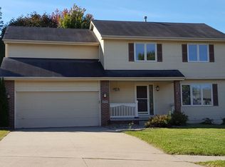 5034 Raintree Dr, West Des Moines, IA 50265