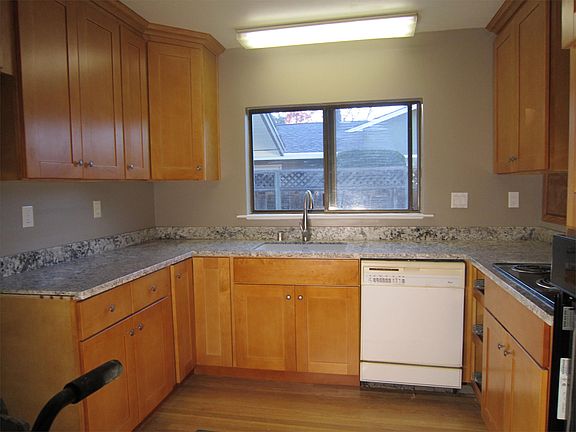 5th image of 809 Shenandoah Dr