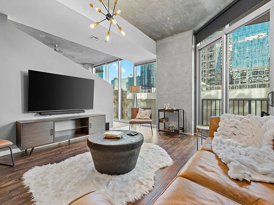 1st image of 301 Demonbreun St Unit 809