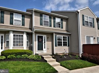76 Horseshoe Dr, Douglassville, PA 19518
