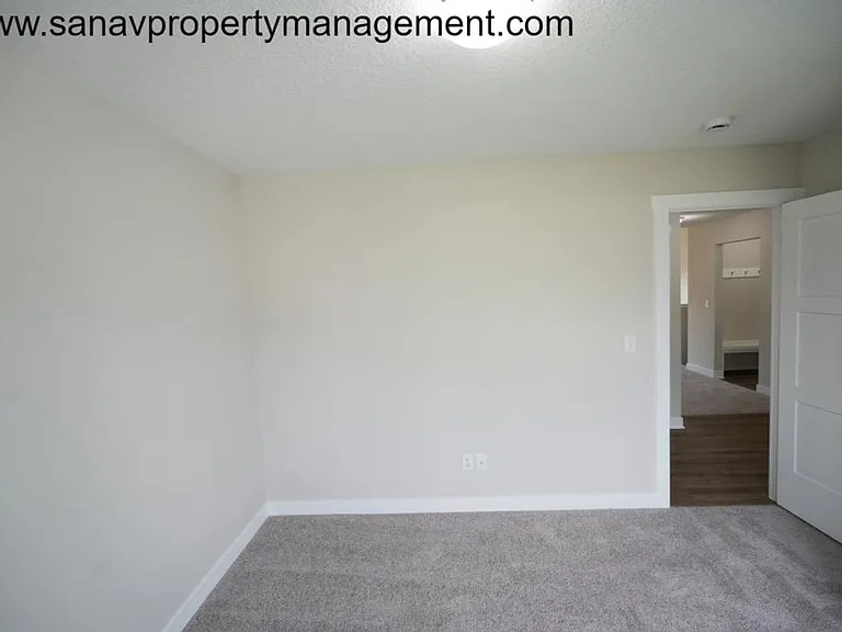 700 SE Mesa Dr — Photo 28