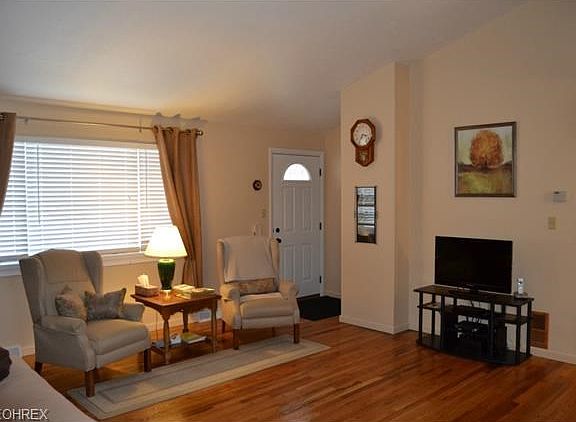 2nd image of 23868 Amesbury Dr