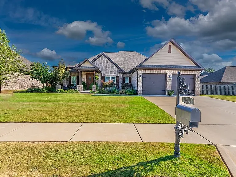127 Ashbey Cir — Photo 29