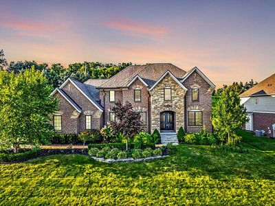 10486 Stoney Point Dr, South Lyon, MI, 48178