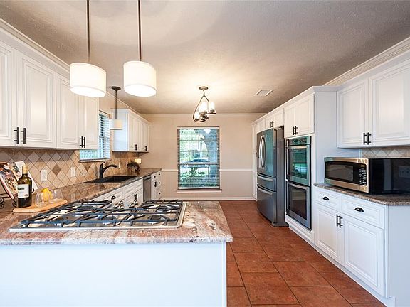 5th image of 1344 San Antone Ln