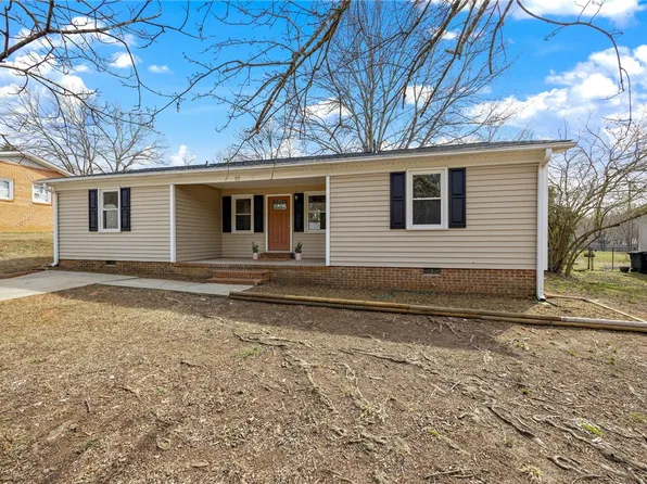 717 Old Stagecoach Rd, Easley, SC 29642