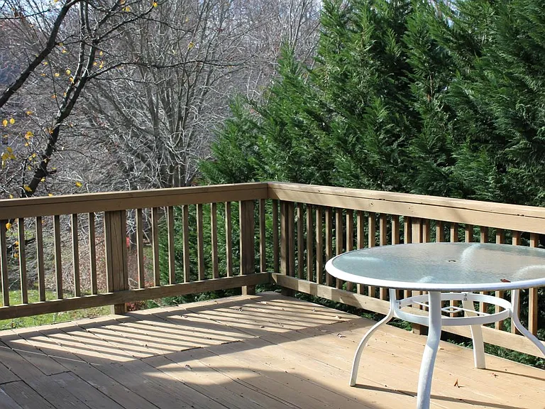 10006 Manor Pl — Photo 16