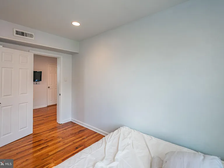 1116 Pine St #3F — Photo 9
