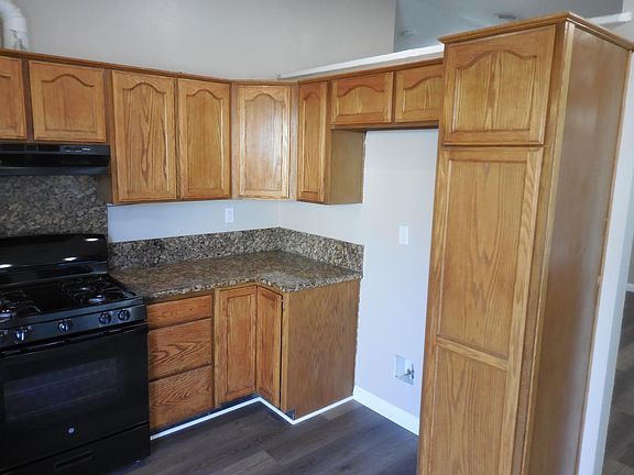 5th image of 23954 Parkland Ave