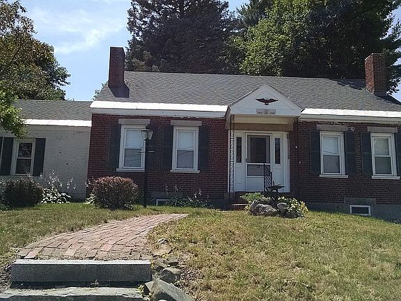 4th image of 79 Webster St