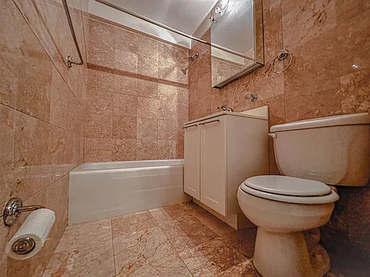 Rented by Manhattan Realty Group | media 5