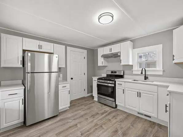 1 Noble Pl, Adams, MA 01220