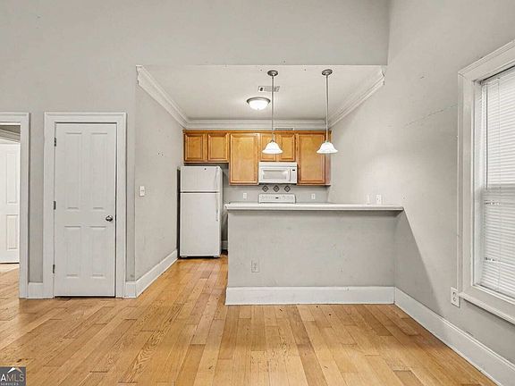 4th image of 103 E Paces Dr