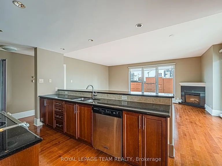 700 Sussex Dr #601 — Photo 9