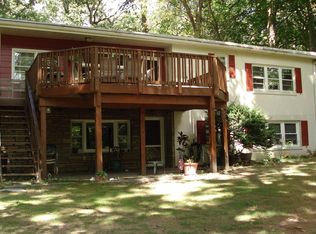 2100 Country Club Dr, Huntingdon Valley, PA 19006