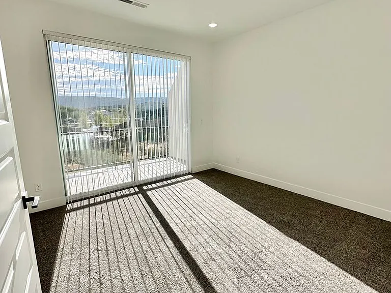 329 S 1930 W — Photo 27