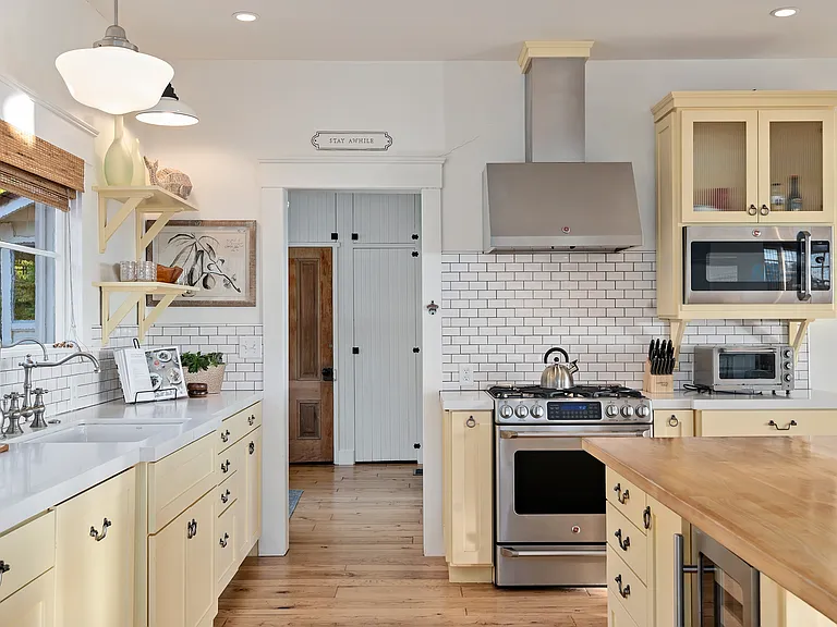 130 Valencia Rd — Photo 8