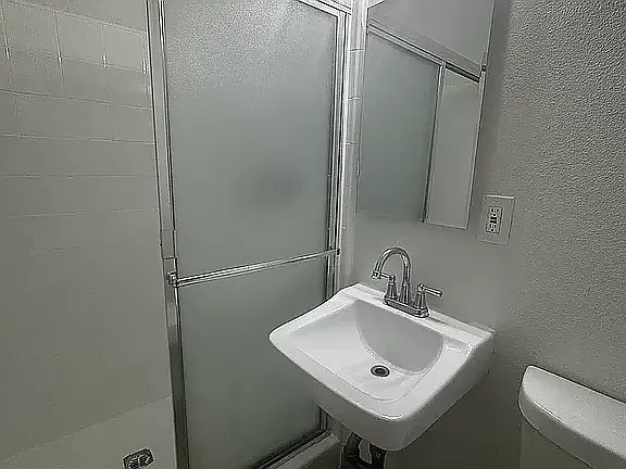 154 S Avenue 53 #H5 — Photo 4