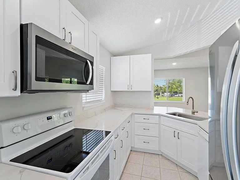 6531 Chasewood Dr #H — Photo 12