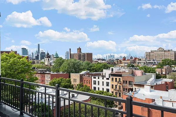 Rented by Rennit Inc. | media 21