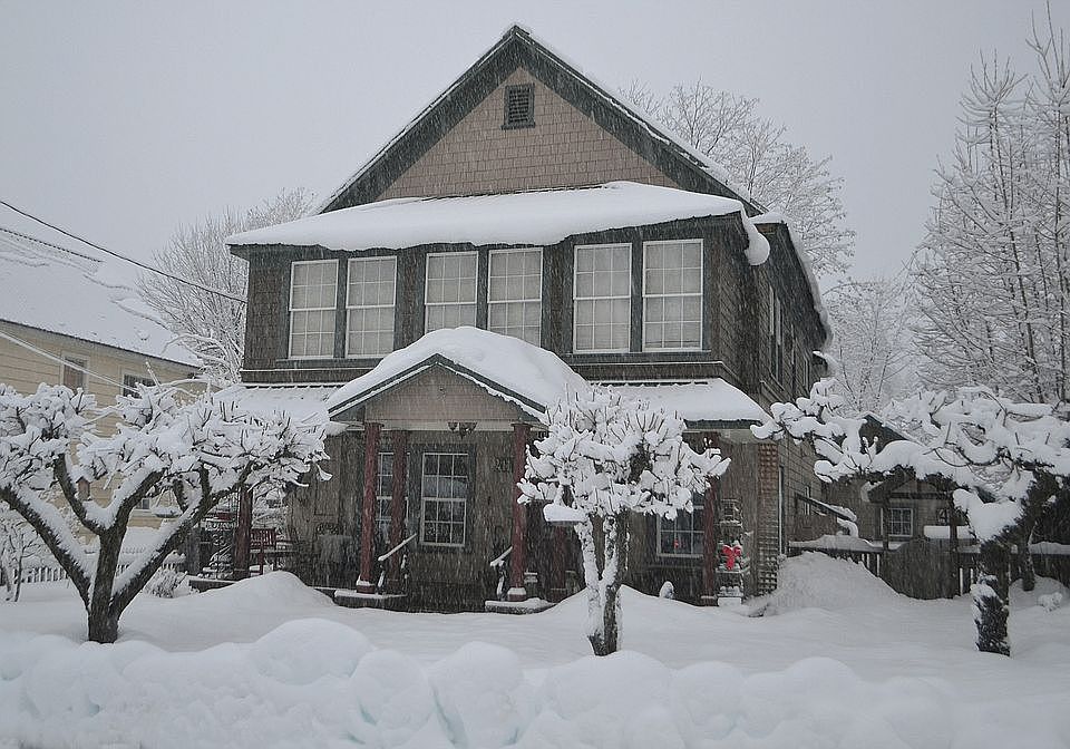 2nd image of 411 N Quincy Ave