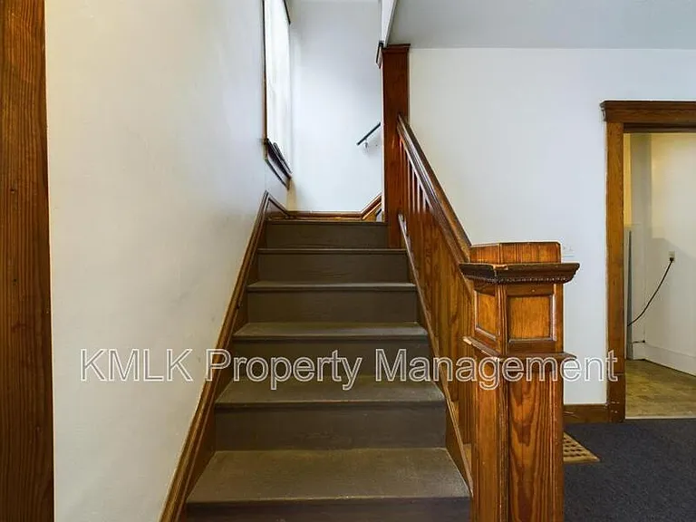 693 Kling St — Photo 16