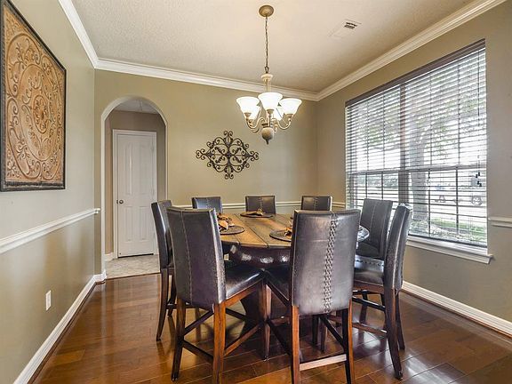 4th image of 32619 Whitehaven Pl