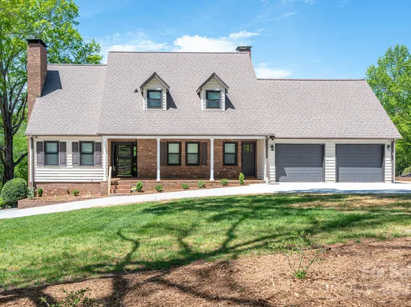 3755 11th St NE, Hickory, NC 28601