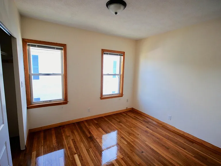 25 Taylor St — Photo 9