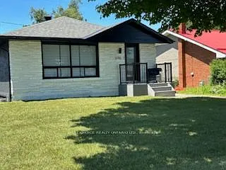 696 Holt Cres #2