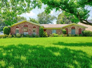 102 Sherwood Dr, Benton, LA 71006