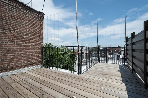 Rented by Brick&Mortar | media 42