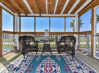 114 Doubloon Dr, Freeport, TX 77541