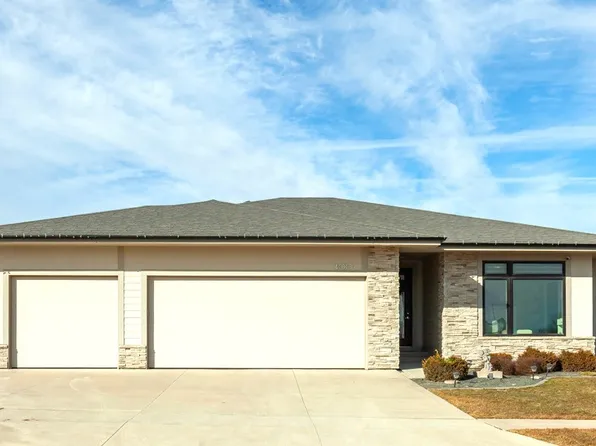 400 Meadow Rd, Adel, IA 50003