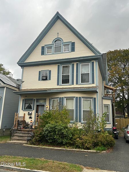 3rd image of 130 6th Avenue