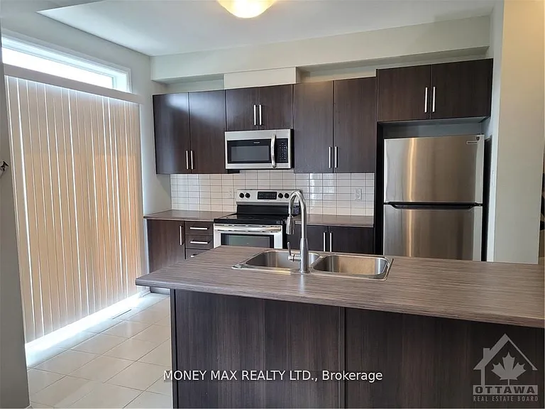 551 Clemency Cres — Photo 6