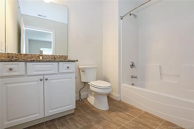 593 Main St #201 — Photo 8