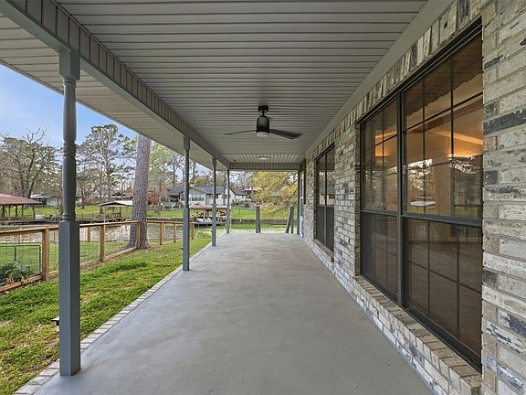 4th image of 200 Cove View Dr