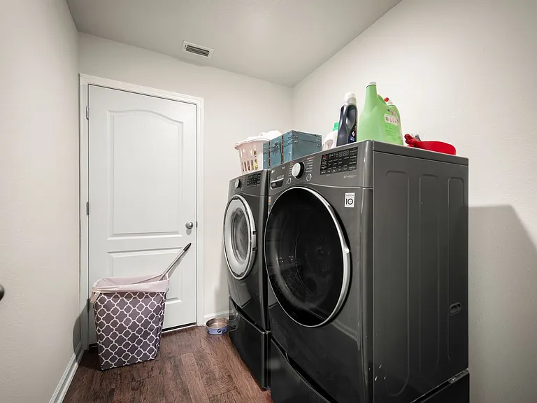 6092 Bucking Bronco Dr — Photo 22