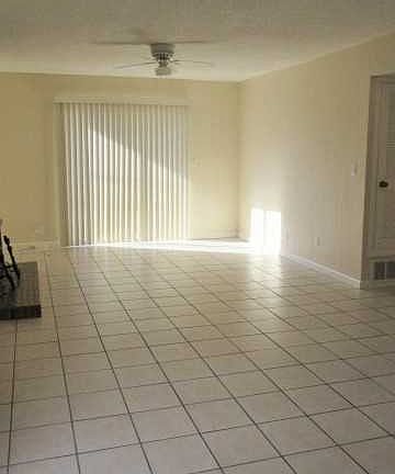 5th image of 6905 Escondido Dr