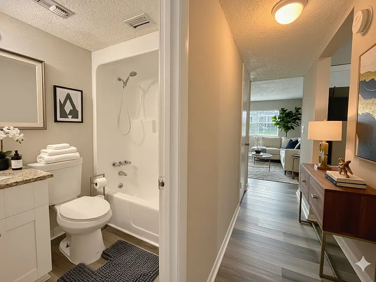 Carriage House Apts — Photo 20