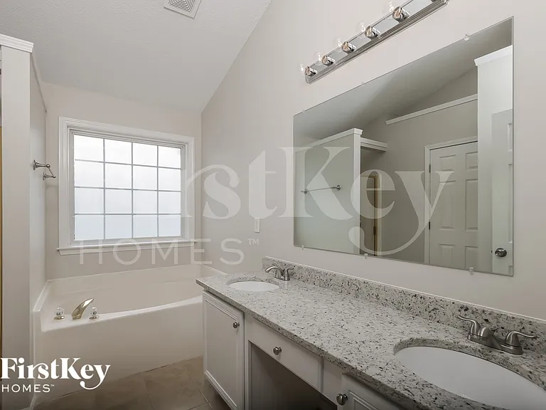 709 Southshore Pkwy — Photo 11