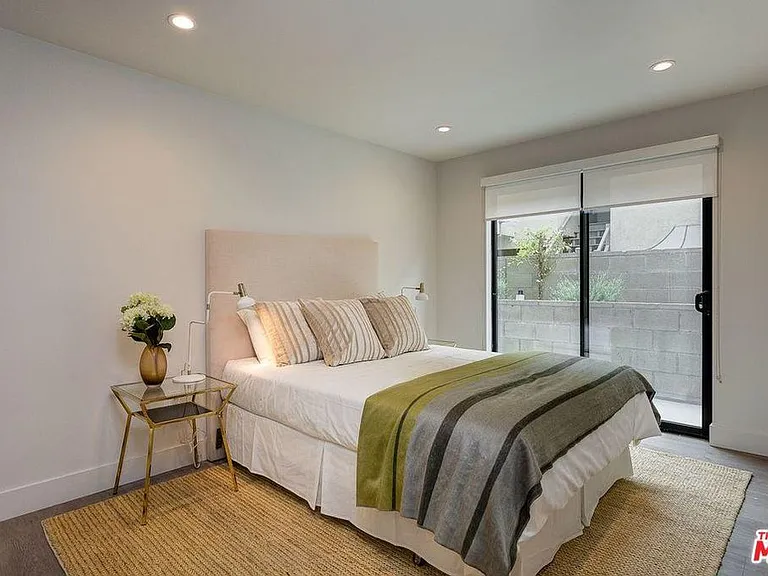 1306 N Orange Dr — Photo 10